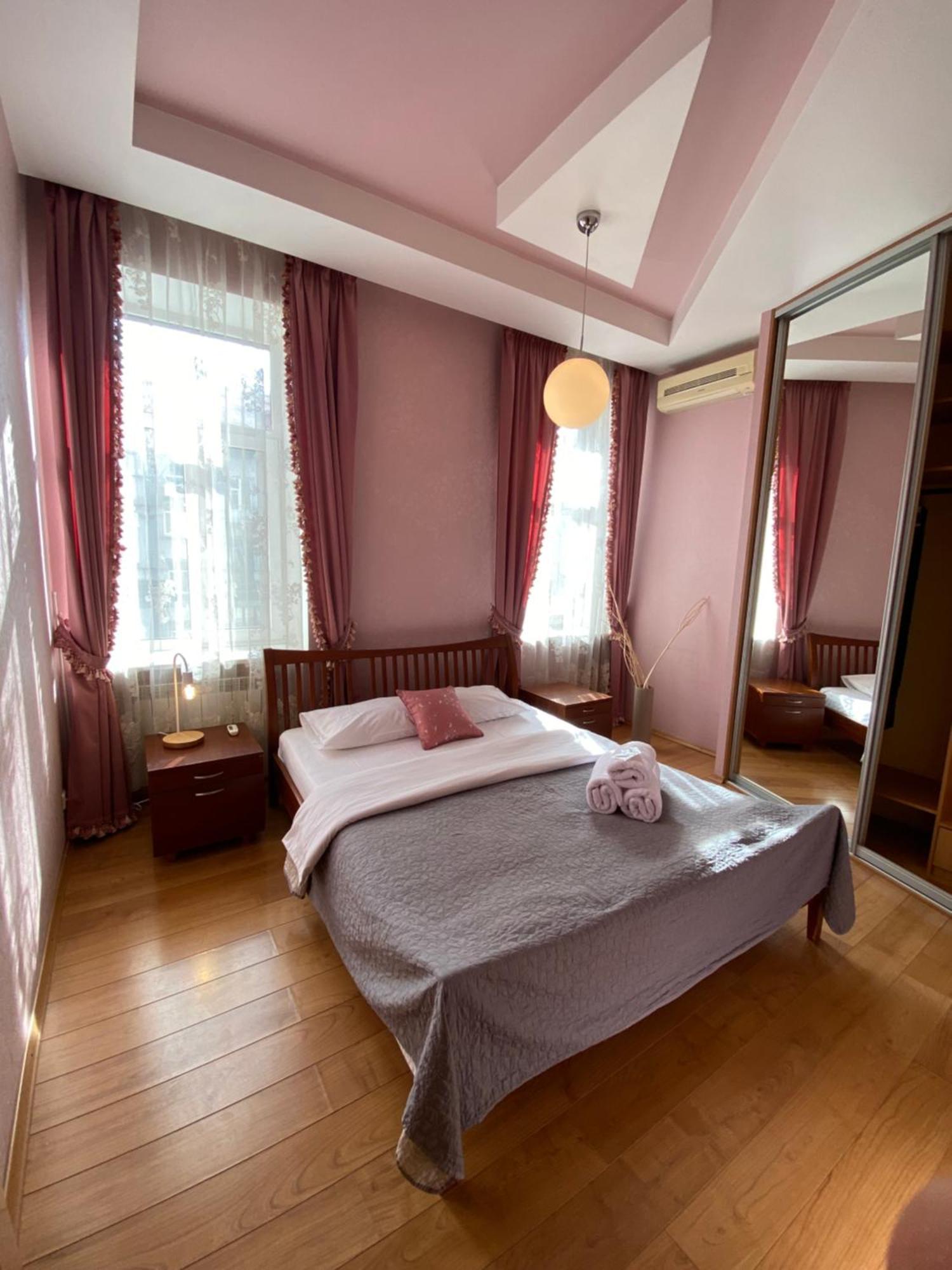Inn Home Apartments In Kiev Center ภายนอก รูปภาพ
