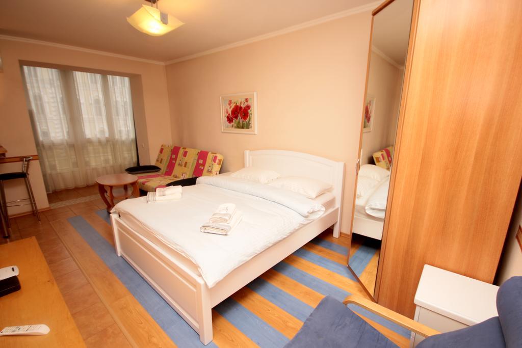 Inn Home Apartments In Kiev Center ภายนอก รูปภาพ